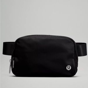 New Lululemon Everywhere Belt Bag BLACK
